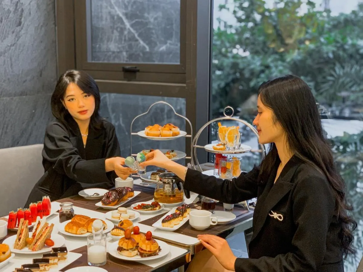Golden Lotus Grand Da Nang - Panoramic Rooftop Bar & Daily Afternoon Tea 4*,  Vietnam