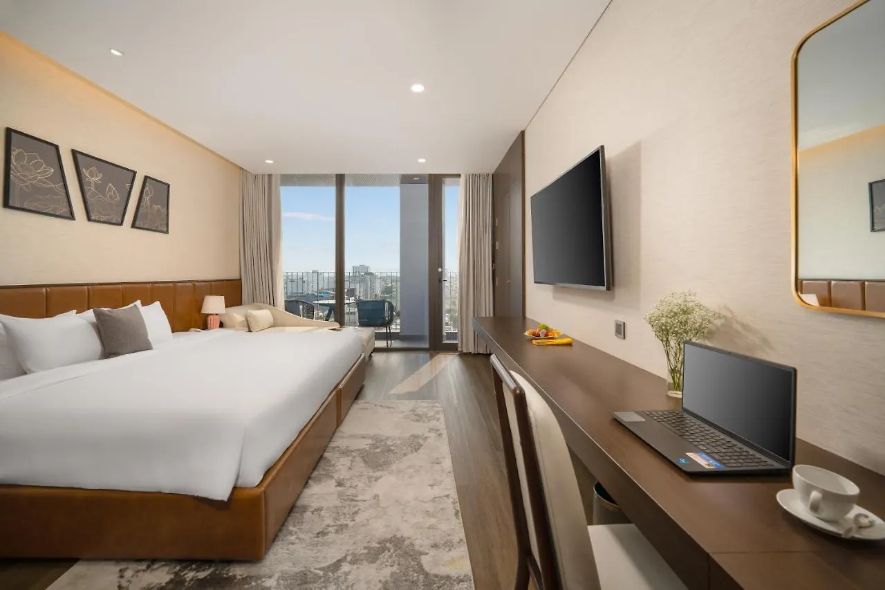 Golden Lotus Grand Da Nang - Panoramic Rooftop Bar & Daily Afternoon Tea Hotel