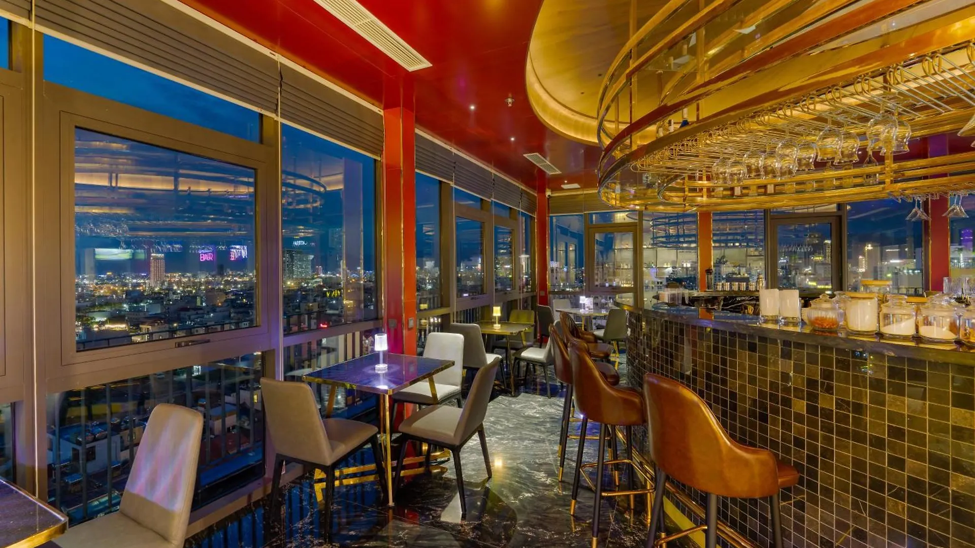Golden Lotus Grand Da Nang - Panoramic Rooftop Bar & Daily Afternoon Tea