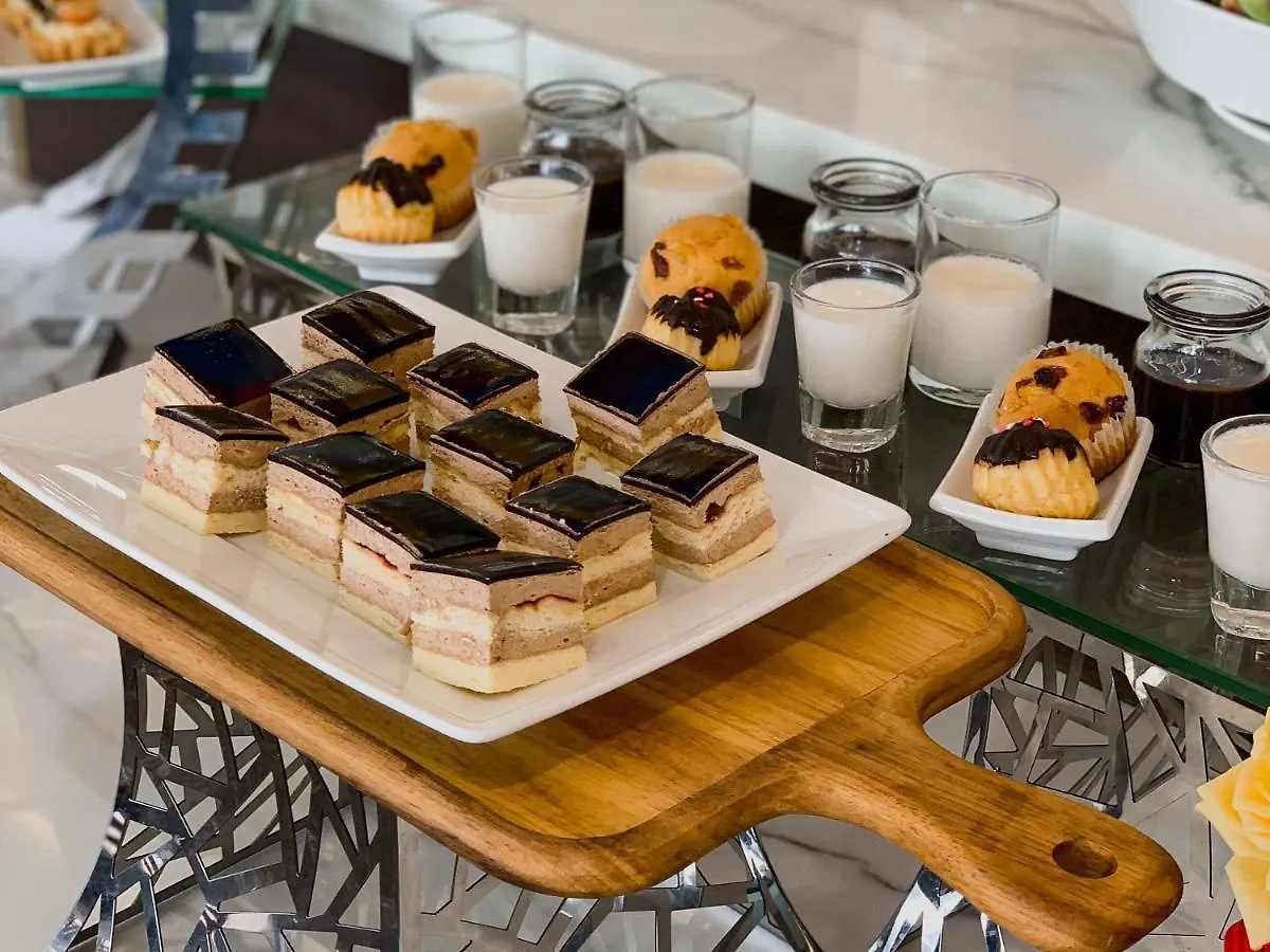Golden Lotus Grand Da Nang - Panoramic Rooftop Bar & Daily Afternoon Tea