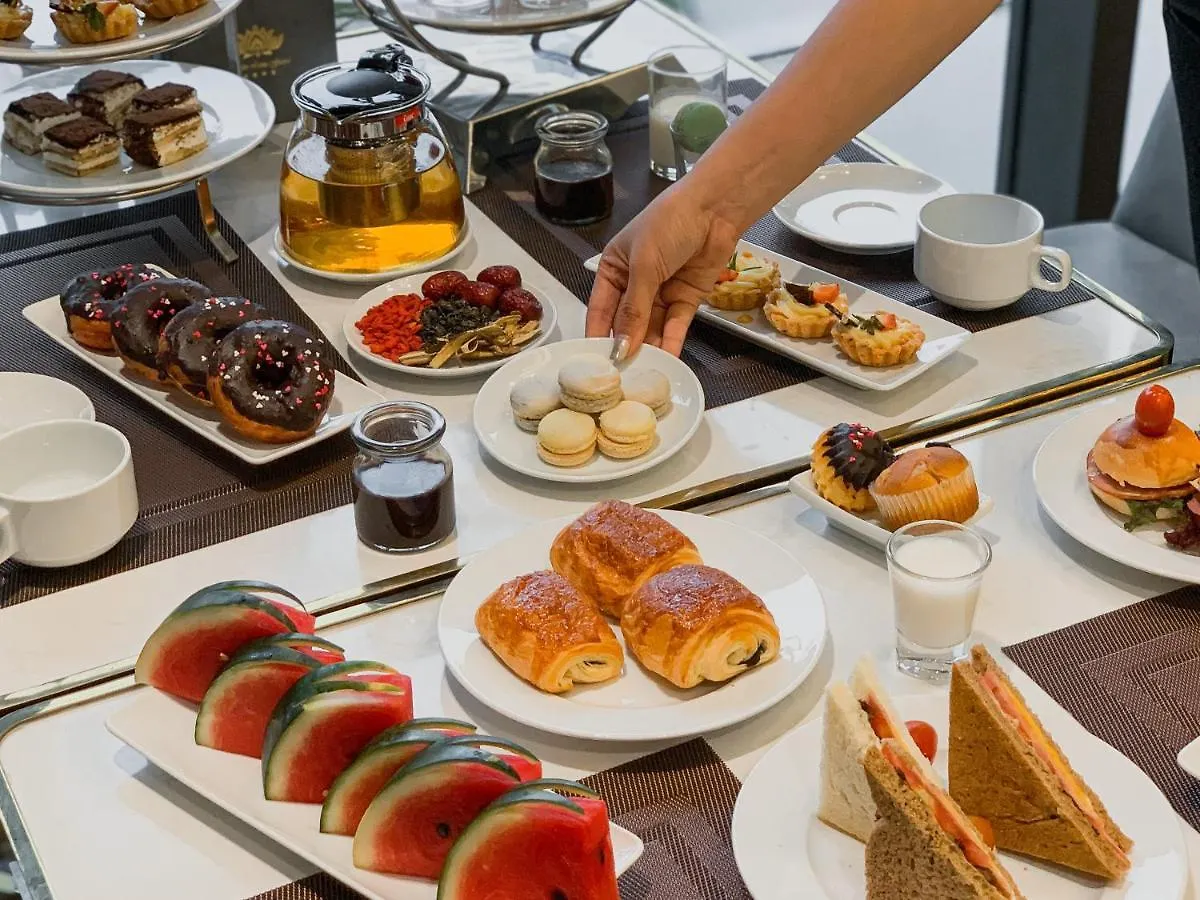 ホテル Golden Lotus Grand Da Nang - Panoramic Rooftop Bar & Daily Afternoon Tea