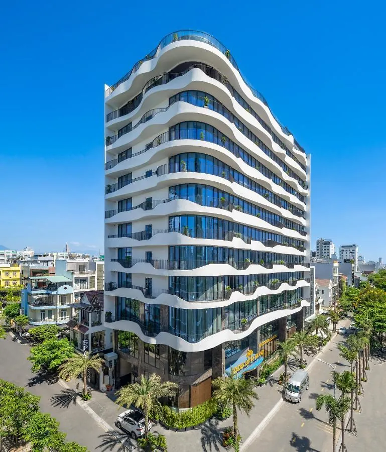 Golden Lotus Grand Da Nang - Panoramic Rooftop Bar & Daily Afternoon Tea ベトナム