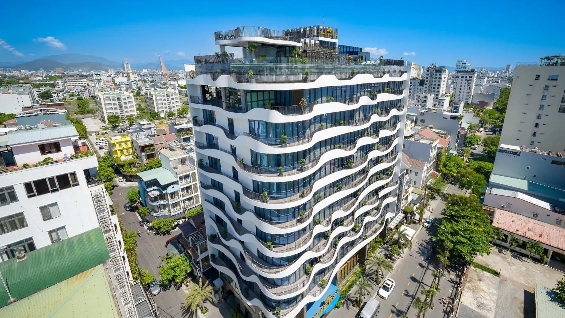ホテル Golden Lotus Grand Da Nang - Panoramic Rooftop Bar & Daily Afternoon Tea