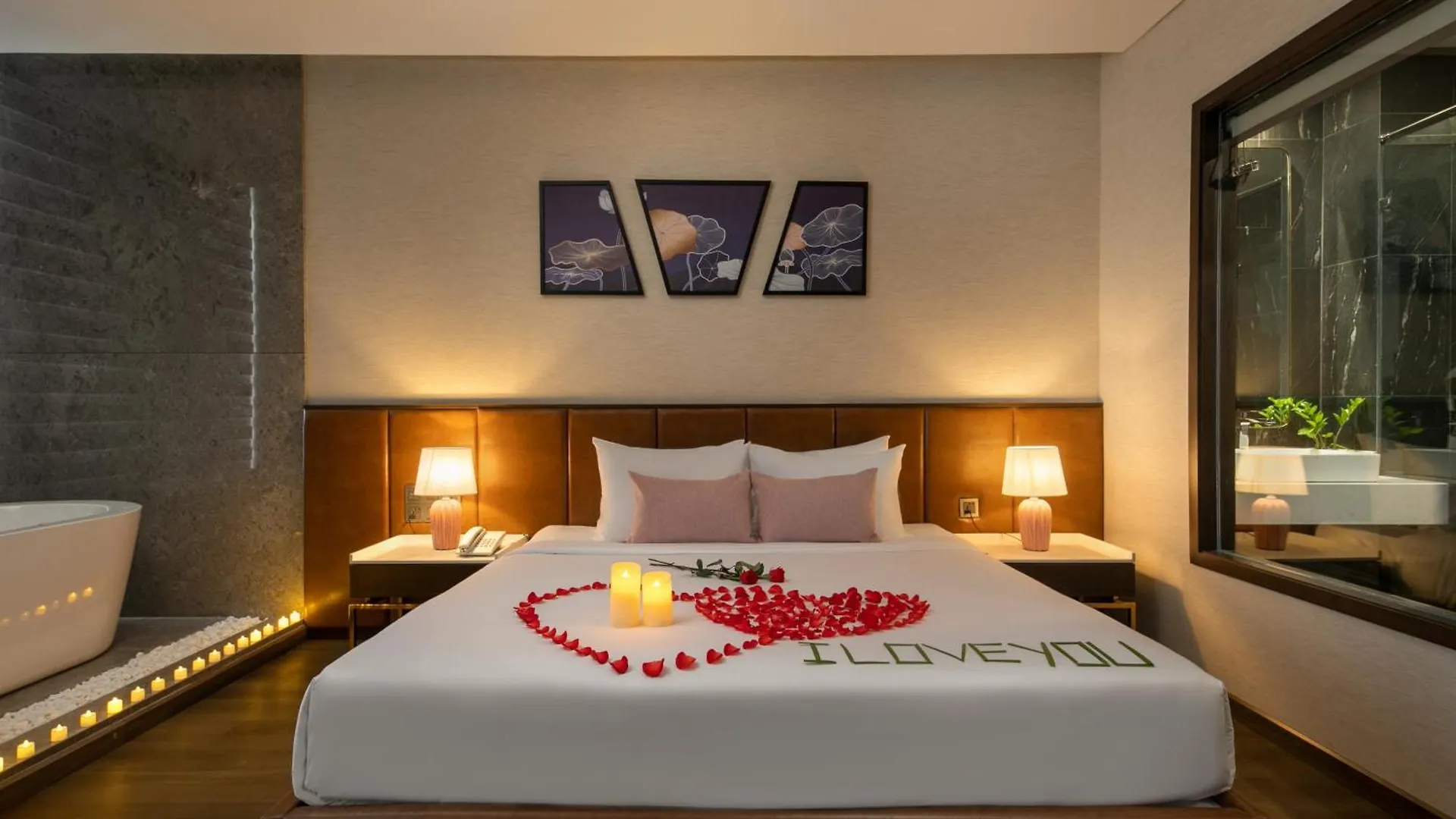 Golden Lotus Grand Da Nang - Panoramic Rooftop Bar & Daily Afternoon Tea 4*,