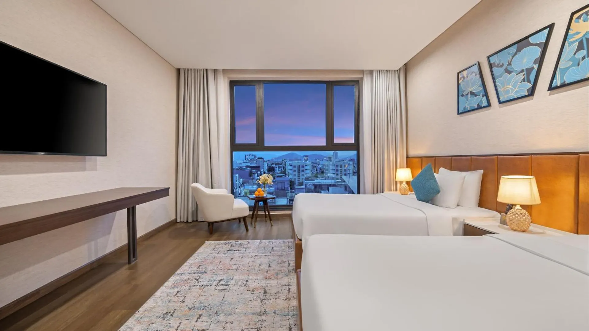 Golden Lotus Grand Da Nang - Panoramic Rooftop Bar & Daily Afternoon Tea ホテル