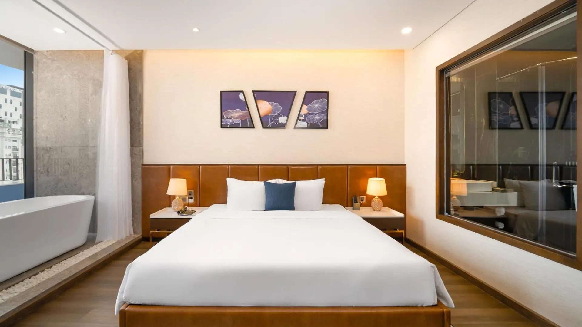 ホテル Golden Lotus Grand Da Nang - Panoramic Rooftop Bar & Daily Afternoon Tea